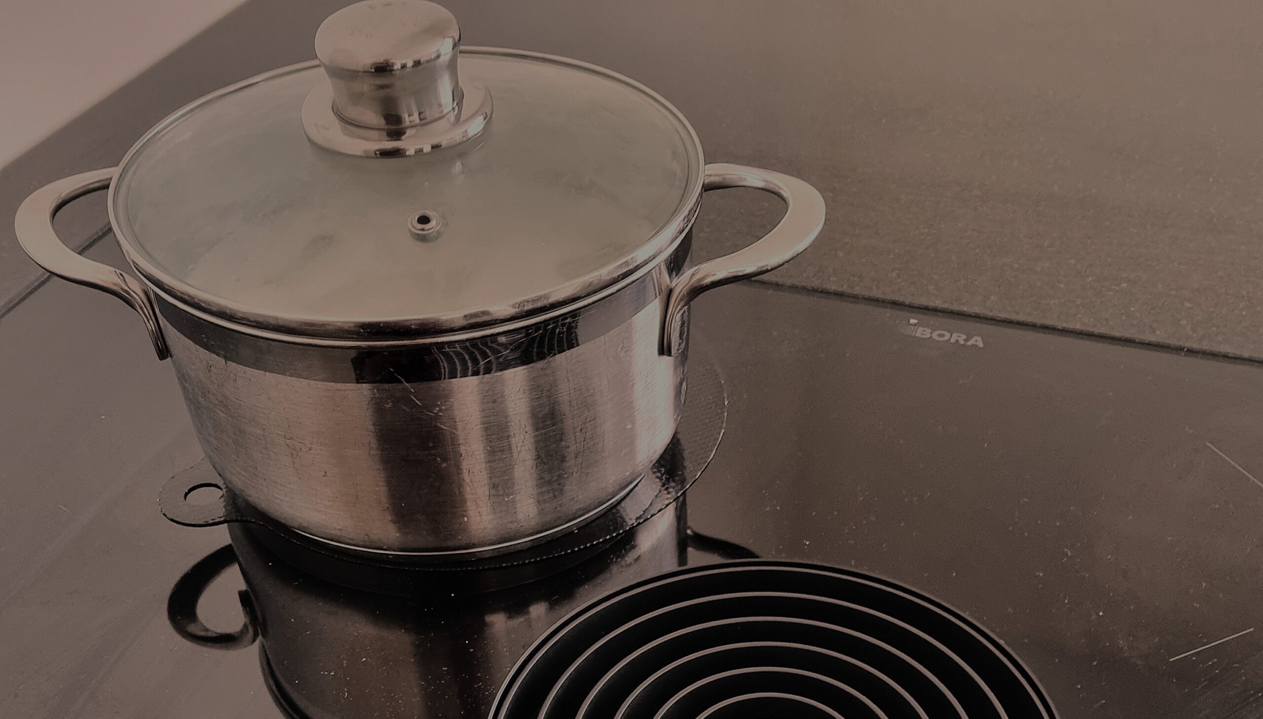 Rijst koken op de Bora inductie kookplaat